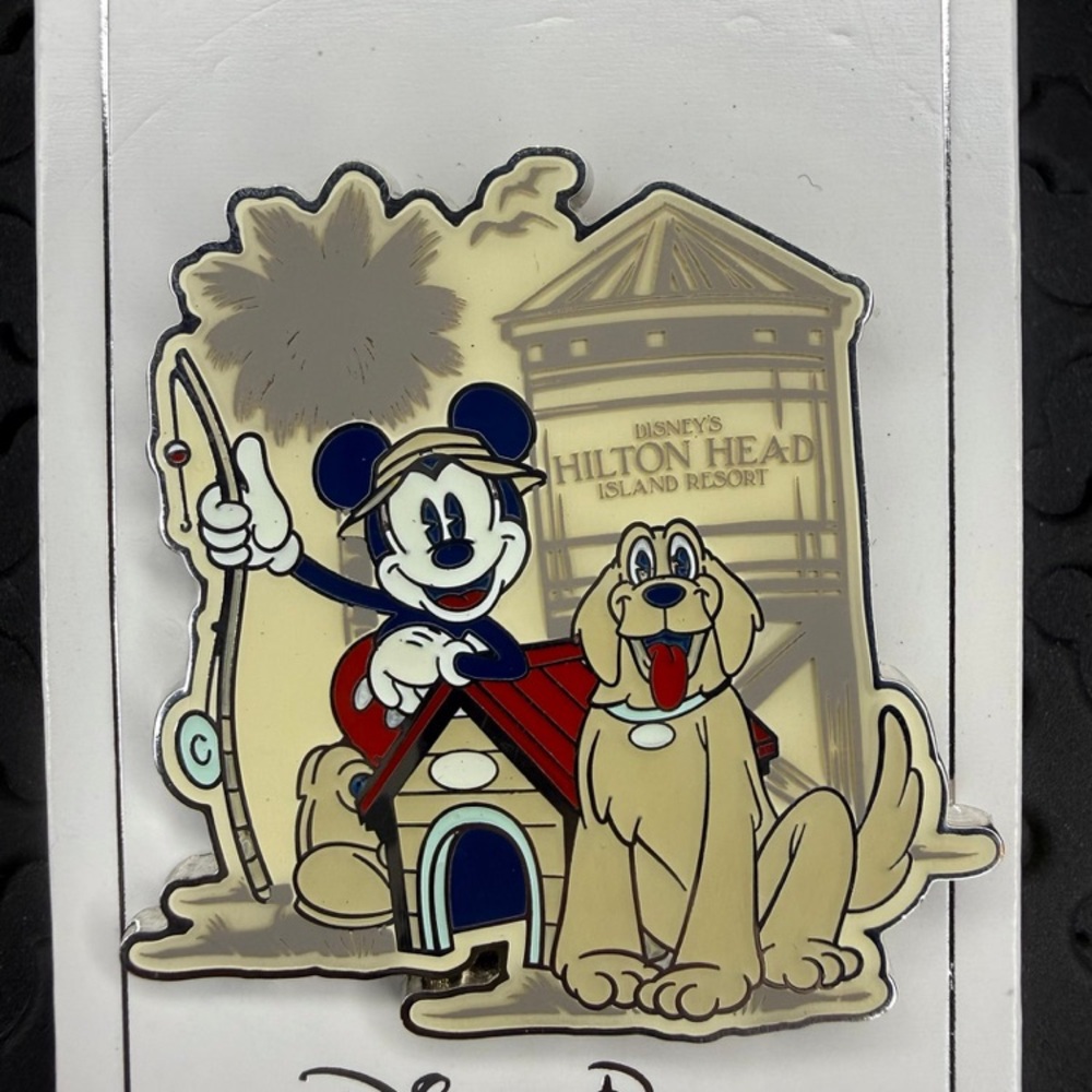 Disney parks DVC Hilton head island resort Mickey Mouse & shadow trading pin NWT